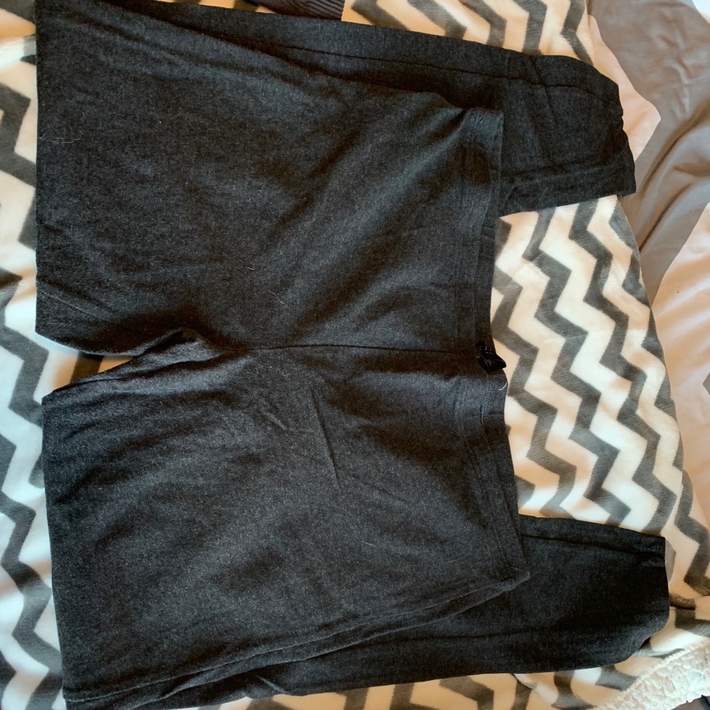 Women’s dark grey leggings